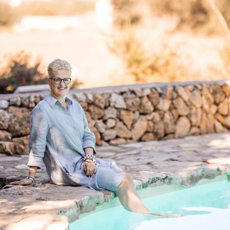Melanie Schmeinck am Pool